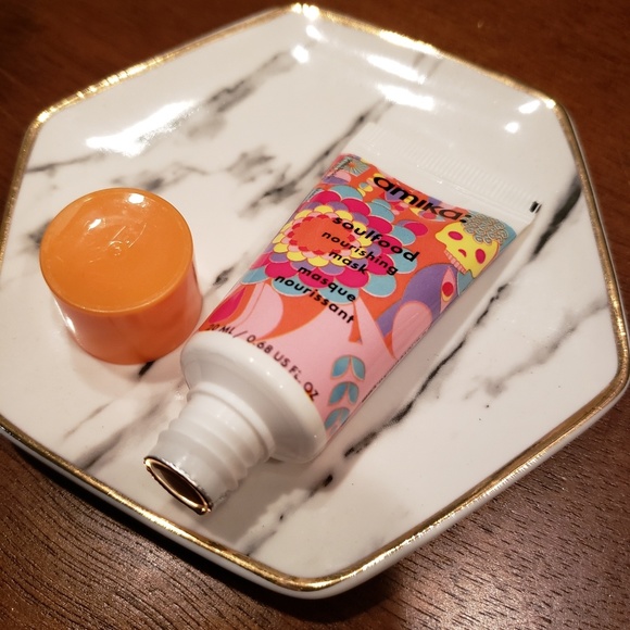 amika Other - 2/$10 🍒 Amika Soulfood Nourishing Hair Masque